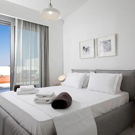 Emerald With Swimming Pool In