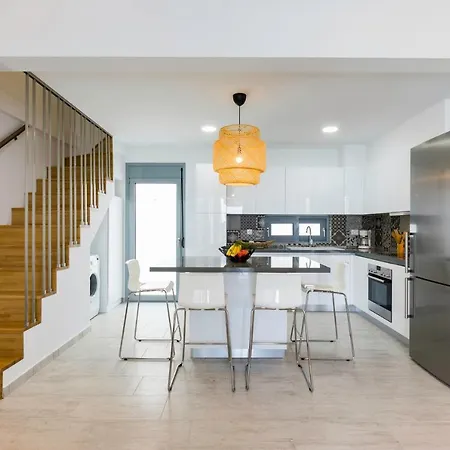 Emerald With Swimming Pool In *