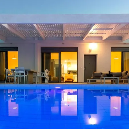 Emerald With Swimming Pool In *