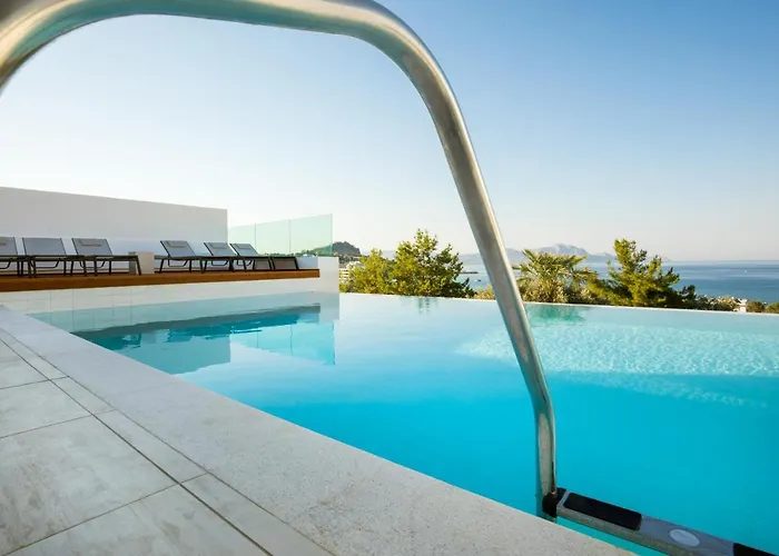 Emerald With Swimming Pool In 빌라 린도스