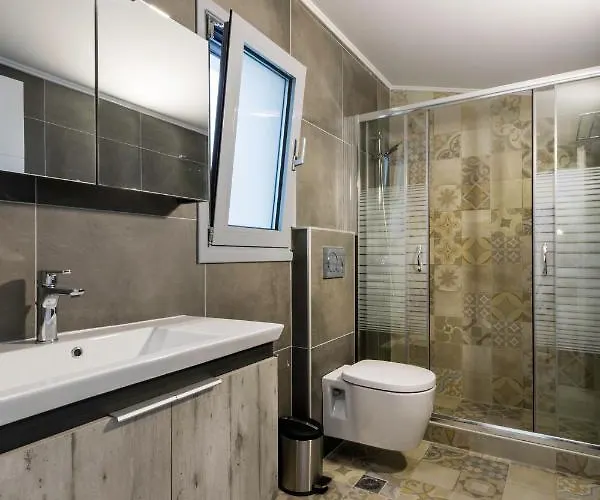 빌라 Emerald With Swimming Pool In *