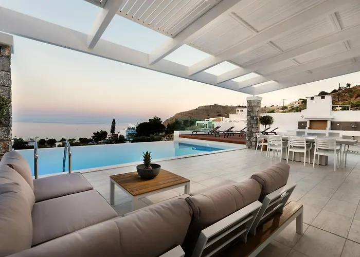 Emerald With Swimming Pool In * 린도스