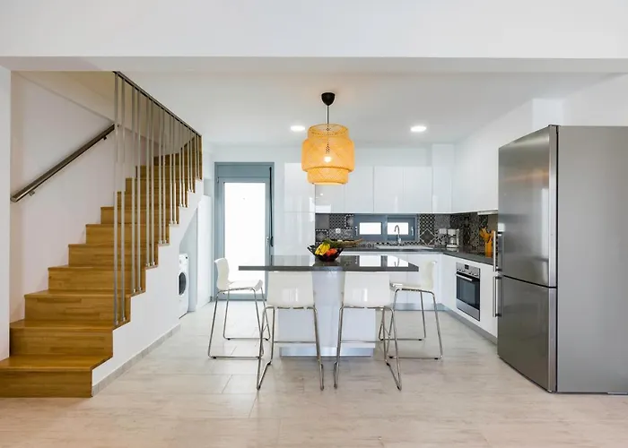 Emerald With Swimming Pool In *