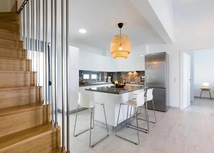 Emerald With Swimming Pool In 빌라