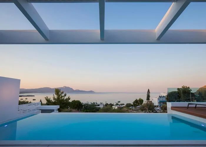 Emerald With Swimming Pool In Villa Líndos